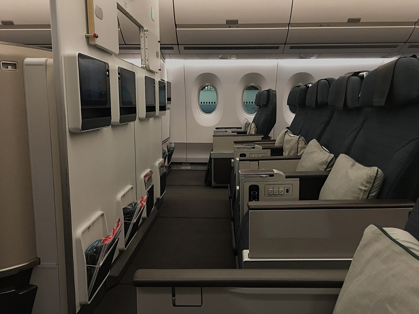 キャセイパシフィック航空 A350 プレミアムエコノミー（1）