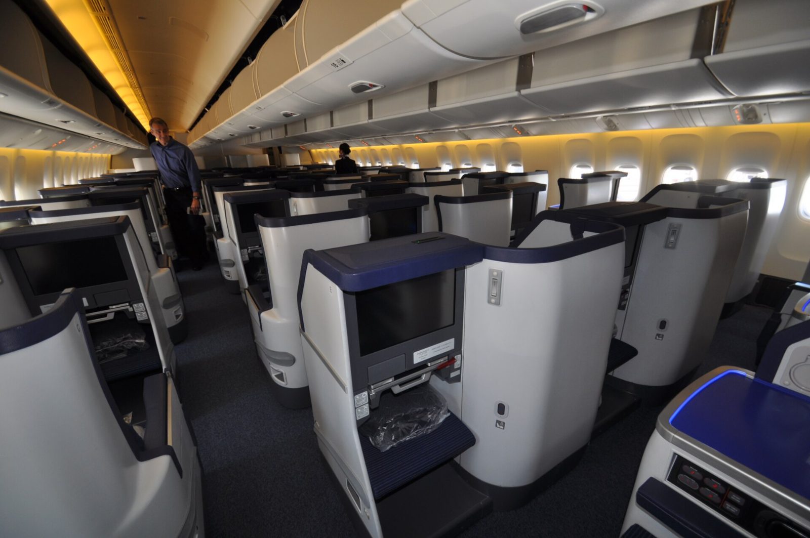 ANA 777-300ER ビジネスクラス客室