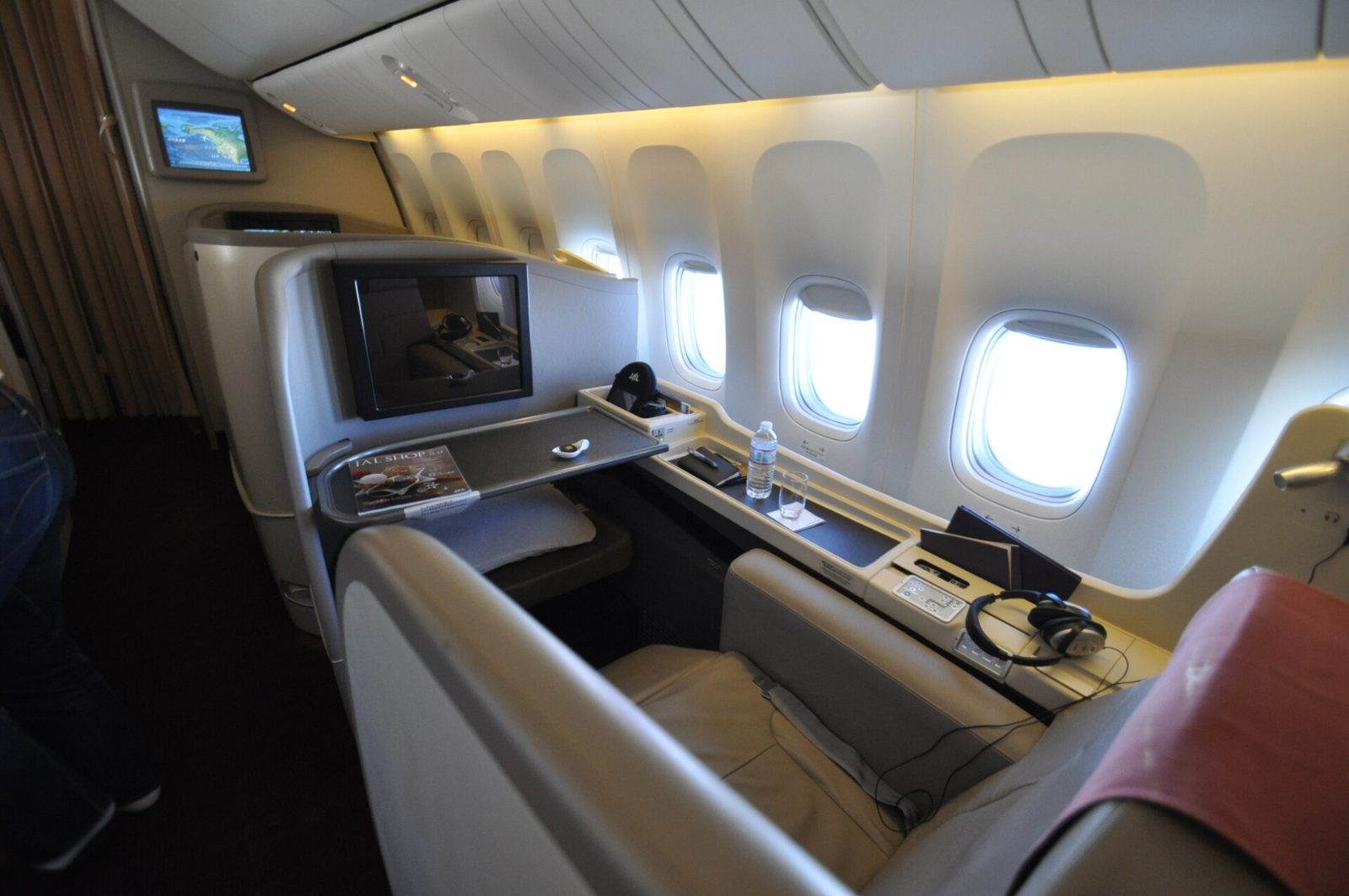 JAL SUITE 窓側