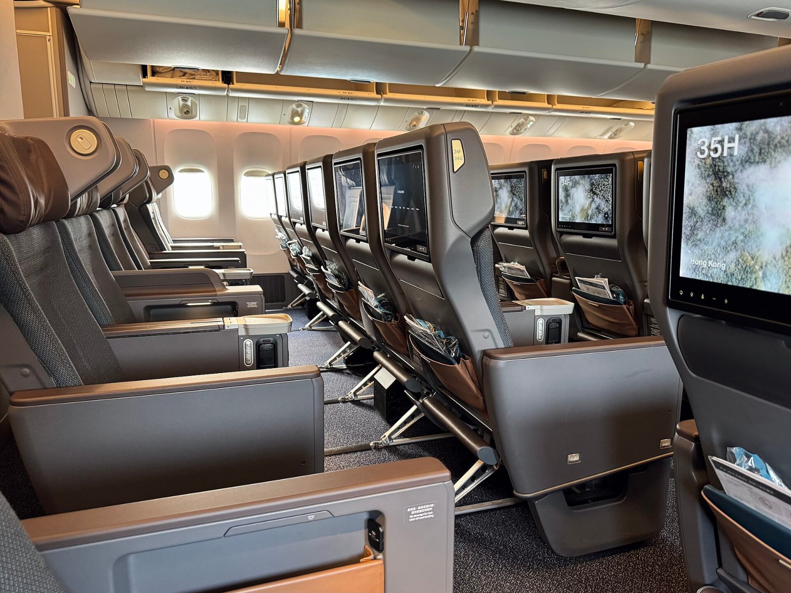 キャセイパシフィック航空 777-300ER プレミアムエコノミー